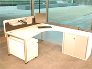 Kancelářské nábytkové, příčkové a regálové systémy