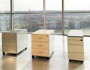 Kancelářské nábytkové, příčkové a regálové systémy
